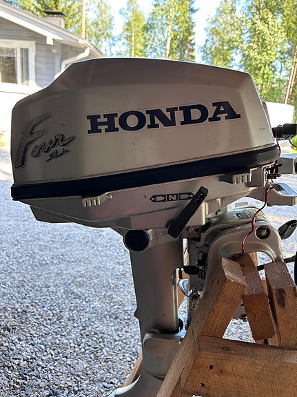 Honda perämoottori