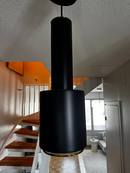 Artek Alvar Aalto riippuvalaisin musta