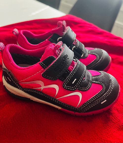 Superfit välikausikengät (goretex)