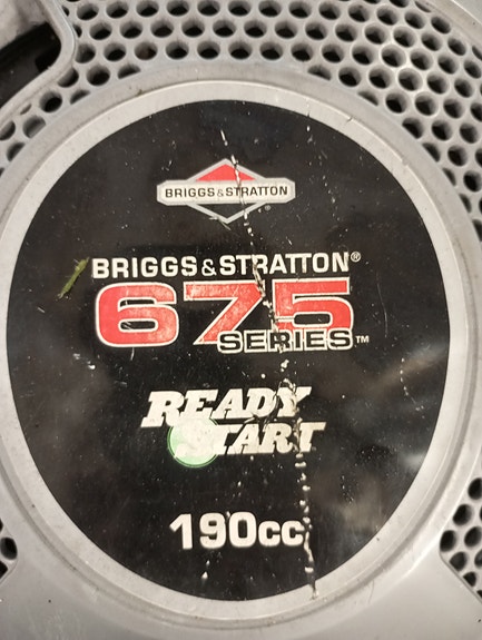 Itse vetävä ruohonleikkuri