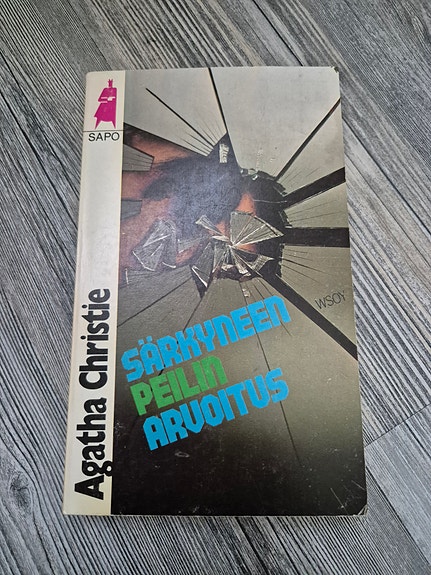 Agatha Christie; Särkyneen peilin arvoitus