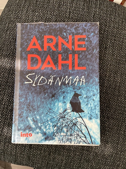 Arne Dahl Sydänmaa kirja