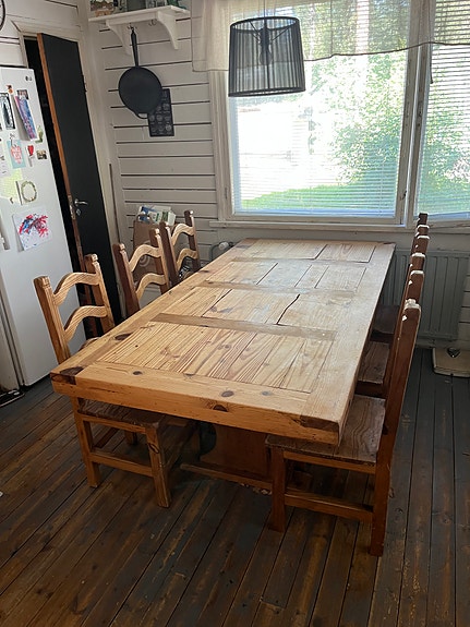 Täyspuinen ruokailuryhmä kuudelle