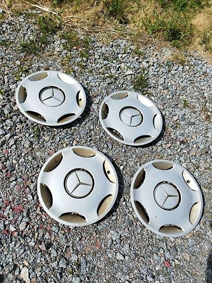 Mercedes-Benz 15" pölykapselit