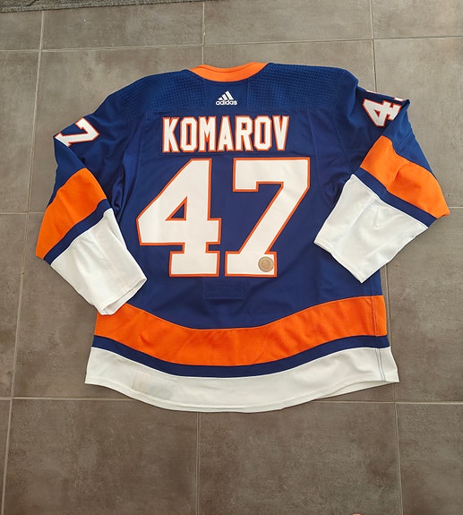 Leo Komarov #47 New York Islanders game worn pelipaita NHL