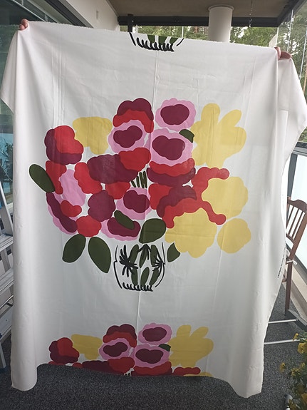 Uusi Marimekko- kangas " Onnea"