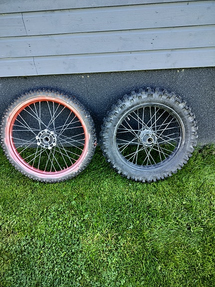 Enska vanteet ja renkaat 21" ja 18"