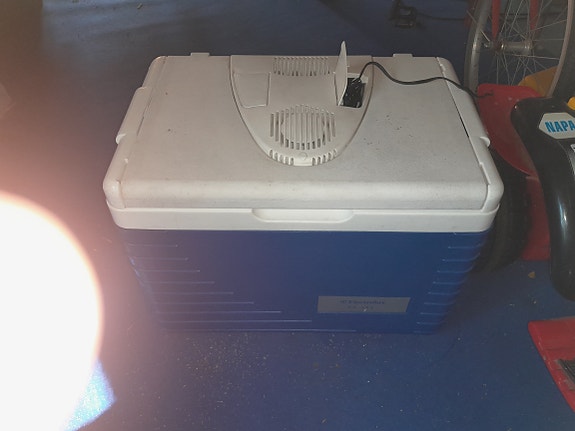 Iso kylmäboxi 12v