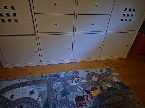 Ikean Kallaxin valkoiset upotettavat kaapit 4kpl