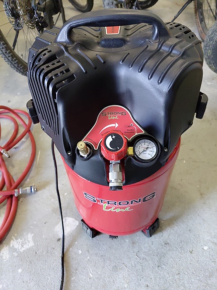 Nuair Strongline 100 ilmakompressori 24 l 1,5 hp