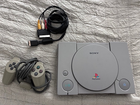 Sony PlayStation 1 pelikonsoli