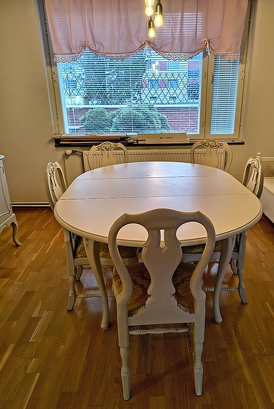 talonpoikaisrokokoo ruokailuryhmä (jatkettava pöytä + 6 tuolia)