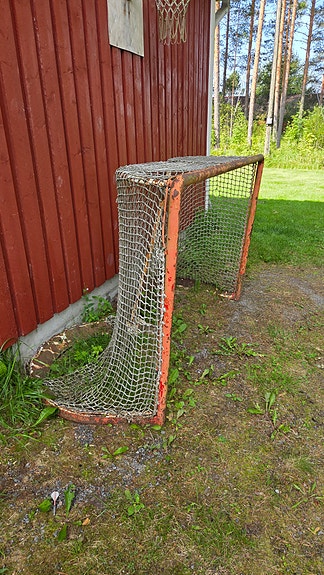 Jääkiekko maali metallirungolla