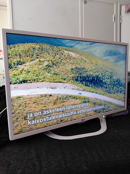 LG 39" SMART TV