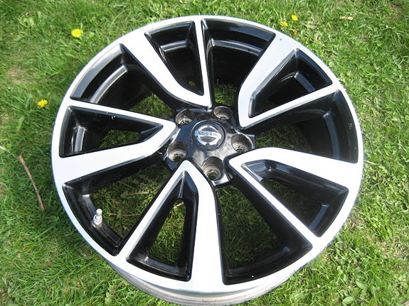 NISSAN QASHQAI oem aluvanne 1 kpl