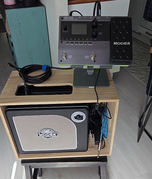Mooer Hornet 15 Black vahvistin