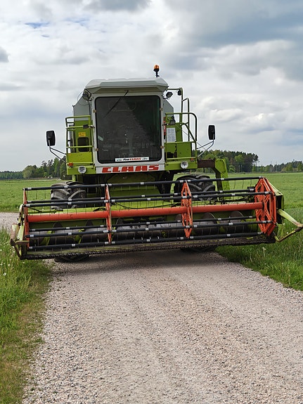Claas Dominator 76