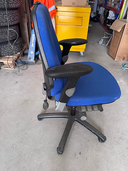 Myydään ergonominen työtuoli