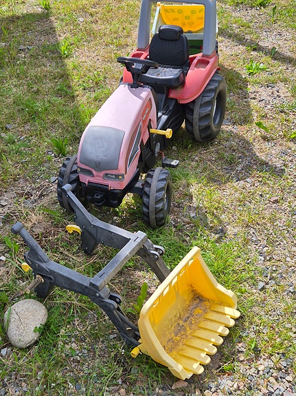 Valmet polkutraktori