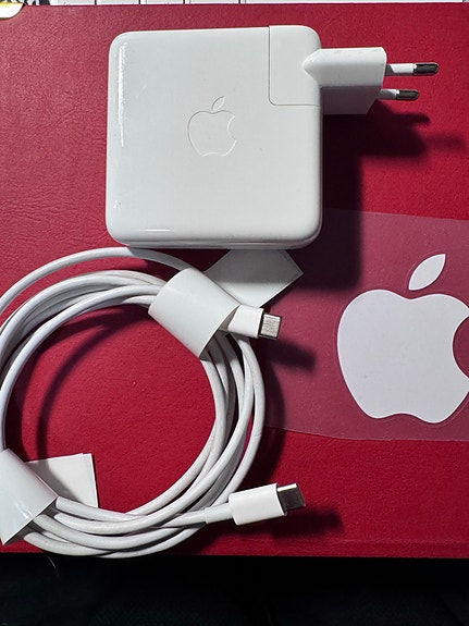 Apple MacBook laturi 61W USB-C