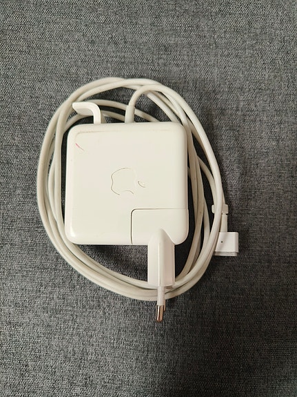 Apple MagSafe 2 45w power adapter