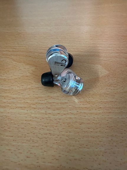 Moondrop x Crinacle Blessing2:Dusk – laadukkaat 1DD + 4BA IEM-kuulokkeet