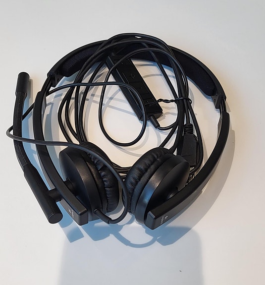 Logitech H570e headset
