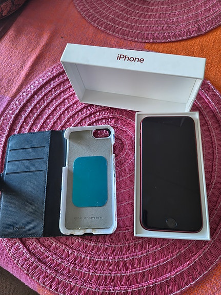 Apple iPhone SE (3 gen) älypuhelin 64 GB punainen