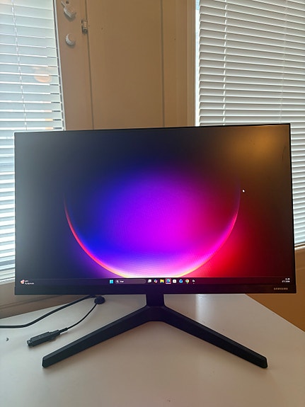 Samsung 24" näyttö