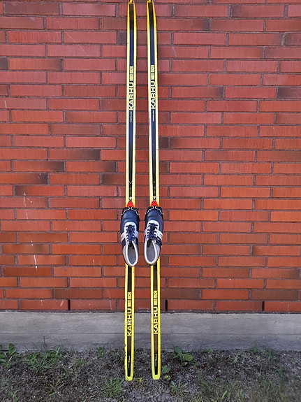 Karhu Fiber sukset ja uuttavastaavat monot koko 41.