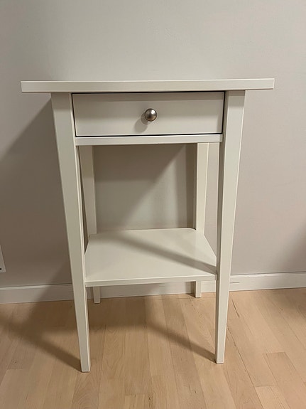 Ikea yöpöytä 2 kpl