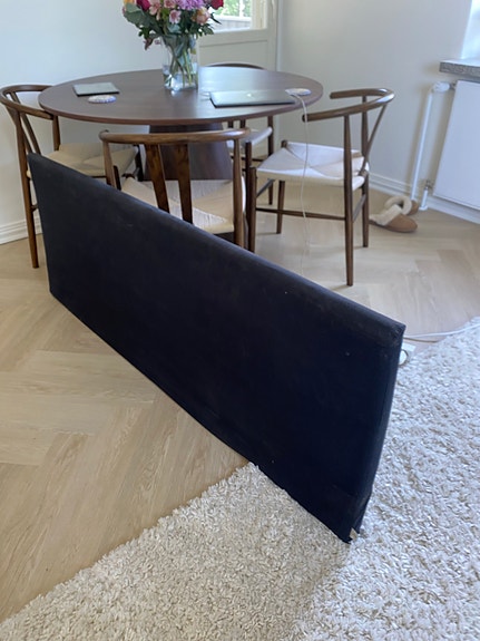 Musta 180cm sängynpääty