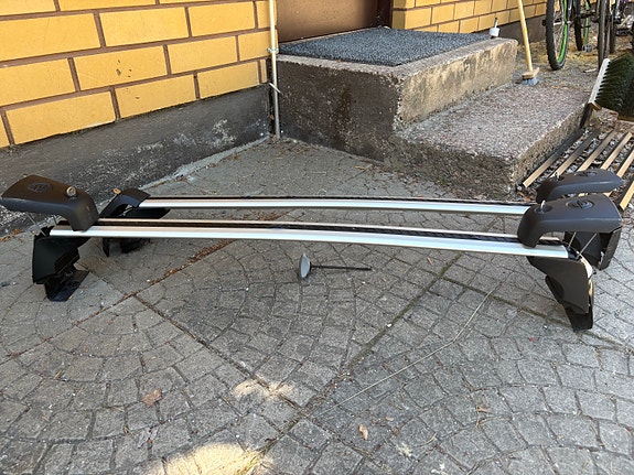 Opel Astra kattotelineet