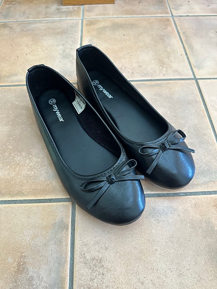 Mustat ballerinat koko 38