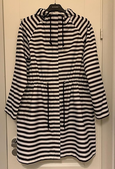 Marimekko Jalava Tasaraita sadetakki S-L