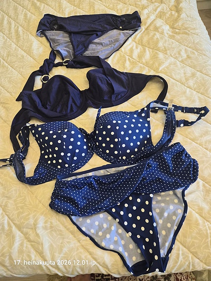Naisten bikinit
