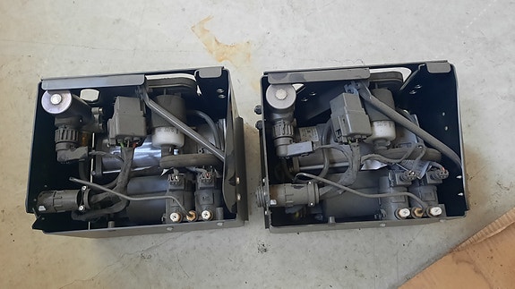 12V Ilmajousituksen kompressori WABCO 4154034020 yhdessä tai erikseen.
