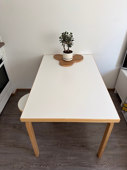 Varattu Artek Alvar Aalto 81B pöytä
