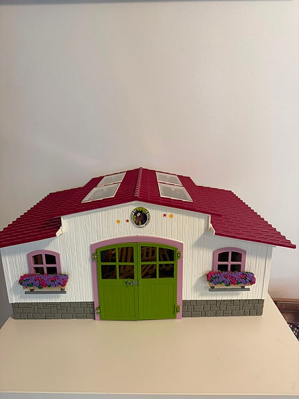 Schleich hevostalli