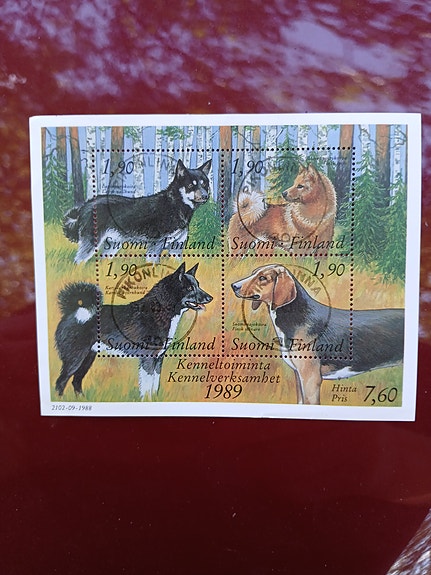 Suomi 1989 koira-aiheinen postimerkkiarkki