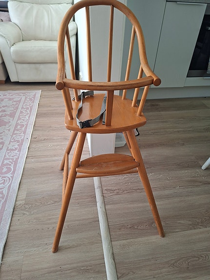 IKEA puinen syöttötuoli turvavyöllä