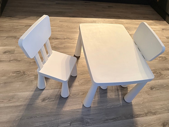 IKEA pöytä ja tuolit
