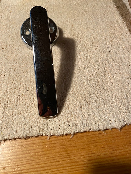 Hobo-merkkinen ovenpainike