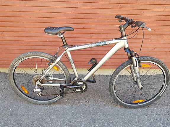 TREK 26