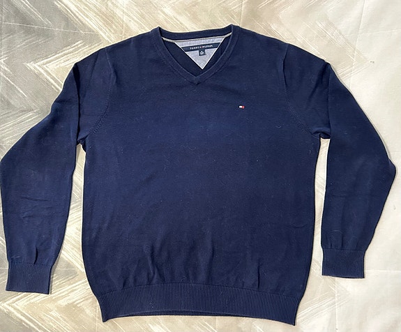 Tommy Hilfiger XL v-aukko neule