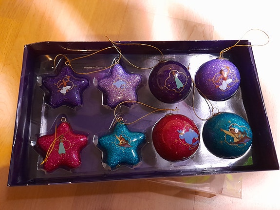 Uudet upeat Disney Aladdin joulukuusen tähdet ja joulupallot, hinta sis pk:t