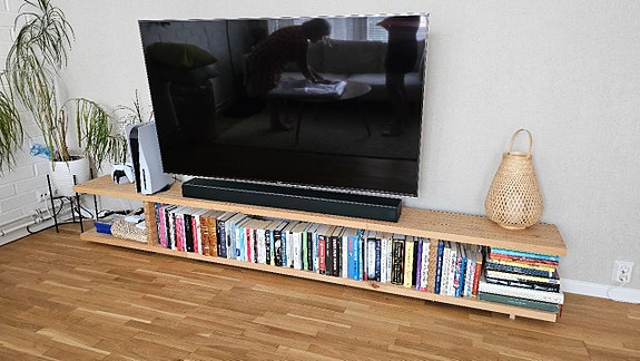 Pitkä massiivinen puinen TV-taso 270 cm