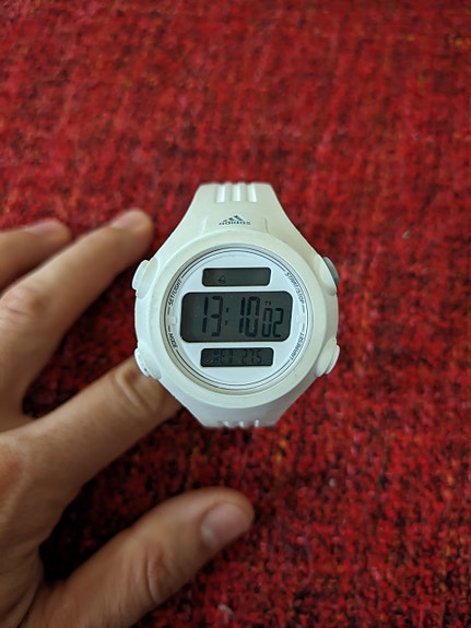 Adidas Questra rannekello