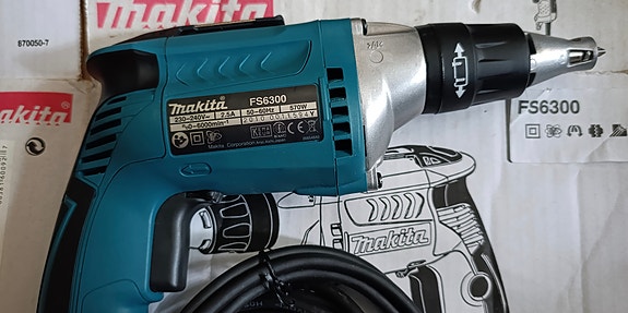 Uusi Makita FS6300 ruuvinväännin