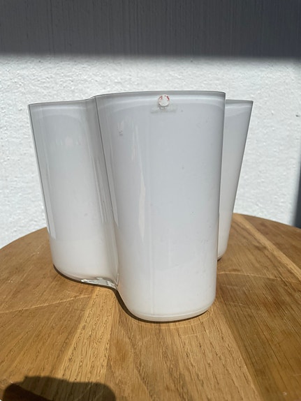 Alvar Aalto, valkoinen maljakko
